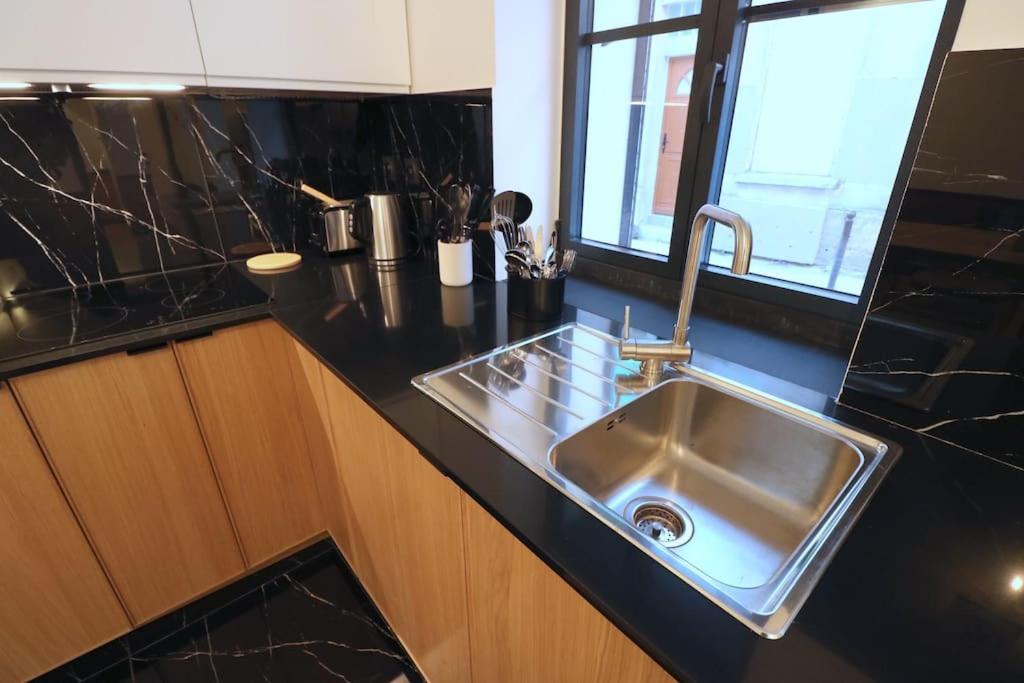 Neuf & Cosy - 2 Chambres - 11E Parijs Buitenkant foto